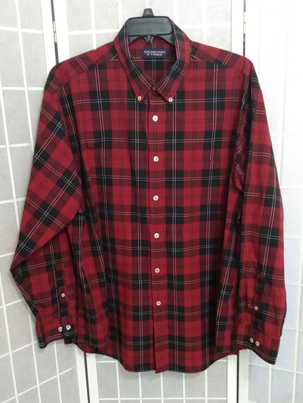 Roundtree & Yorke Red and Black Plaid Button-Down Shirt- Men's XXL